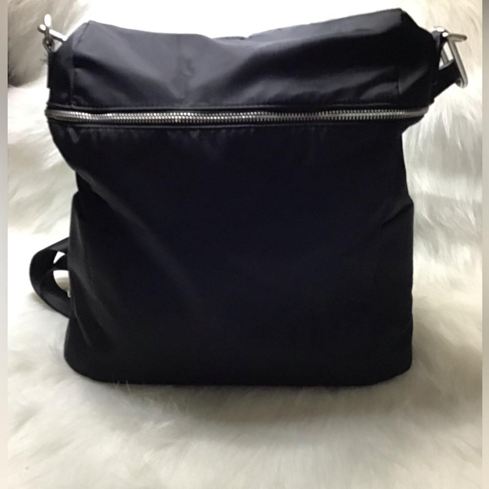 Carpisa Fashion Backpack/shoulder bag for Women - Black.